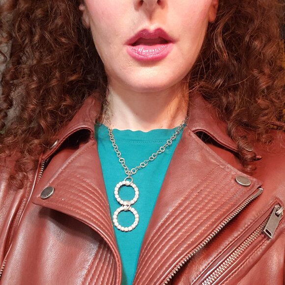 Silver and Crystal Necklace. - Picture 2 of 4